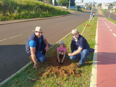 Rotary Clube realizou o Plantio de árvores em Laranjeiras do Sul